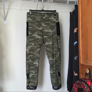 NWOT - PINK yoga leggings camo mesh
